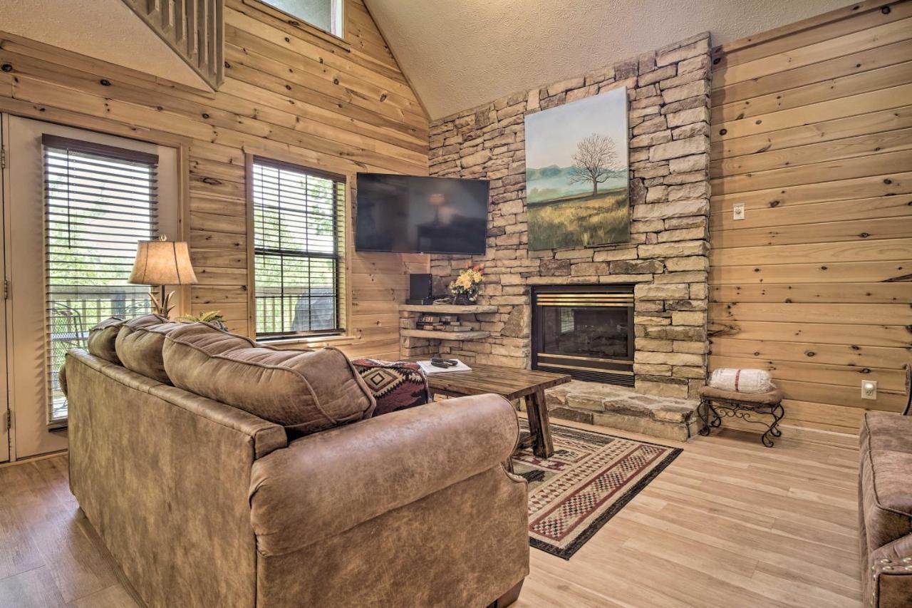 Rustic Pigeon Forge Home With Private Hot Tub! エクステリア 写真