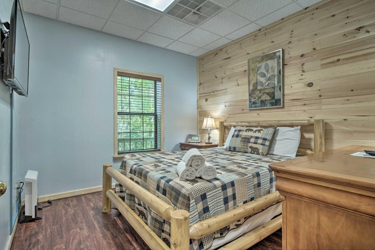 Rustic Pigeon Forge Home With Private Hot Tub! エクステリア 写真