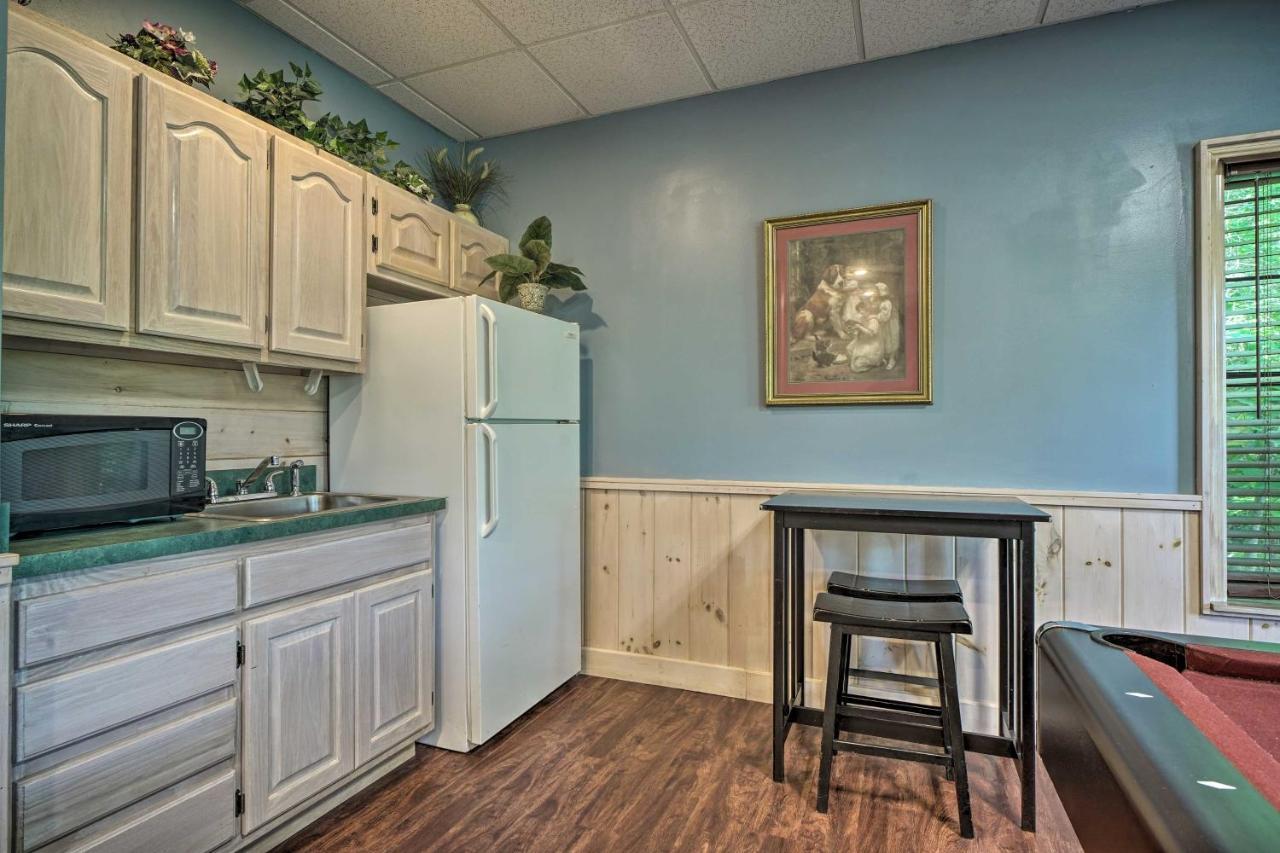 Rustic Pigeon Forge Home With Private Hot Tub! エクステリア 写真