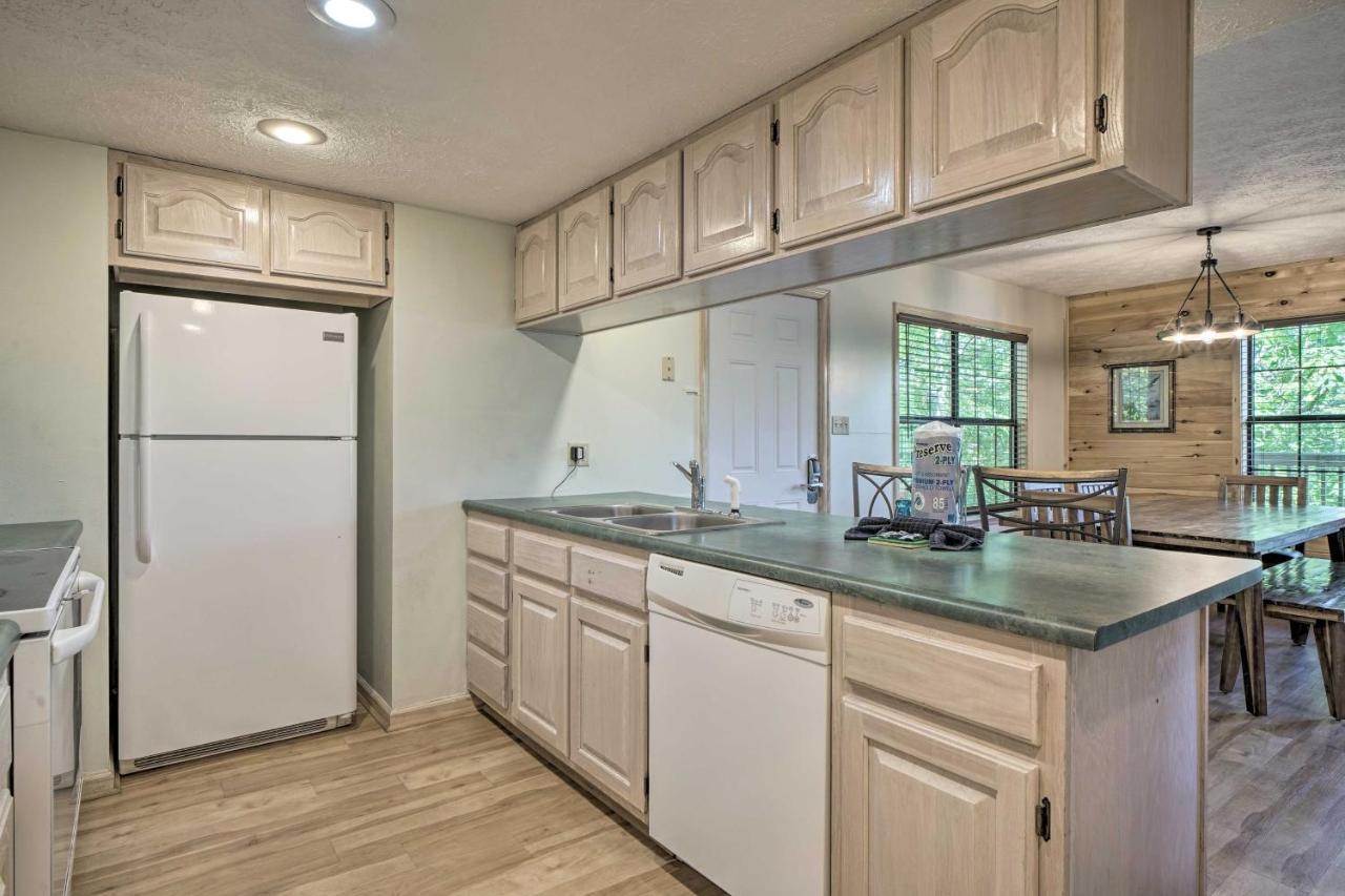 Rustic Pigeon Forge Home With Private Hot Tub! エクステリア 写真